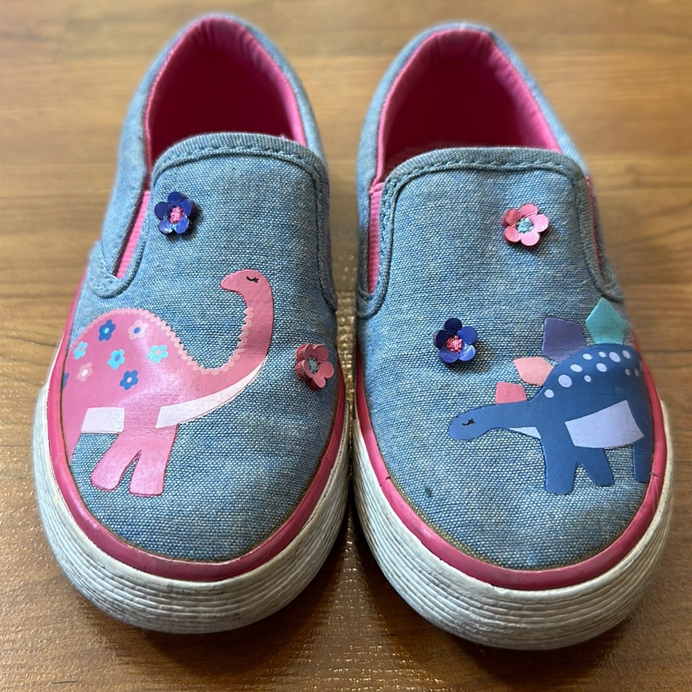 Gymboree toddler girls gently used flats size 9T.